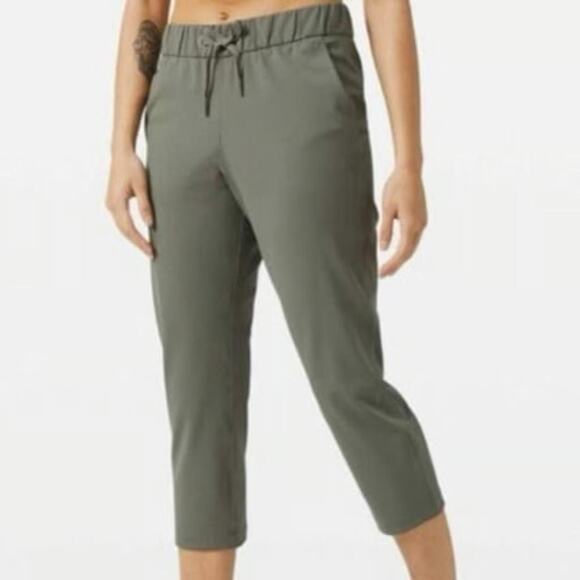 Lululemon On The Fly Crop 23" - Picture 1 of 6